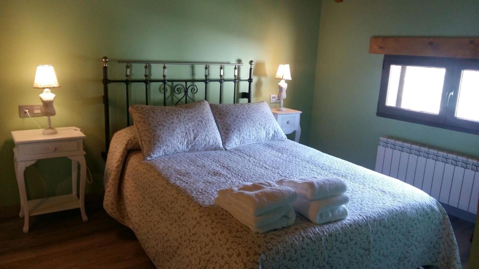 Apartamento Turistico Casas De Manuel La Pola de Gordon ภายนอก รูปภาพ