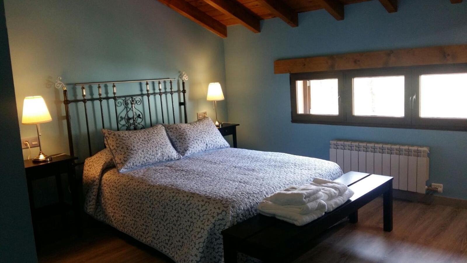 Apartamento Turistico Casas De Manuel La Pola de Gordon ภายนอก รูปภาพ